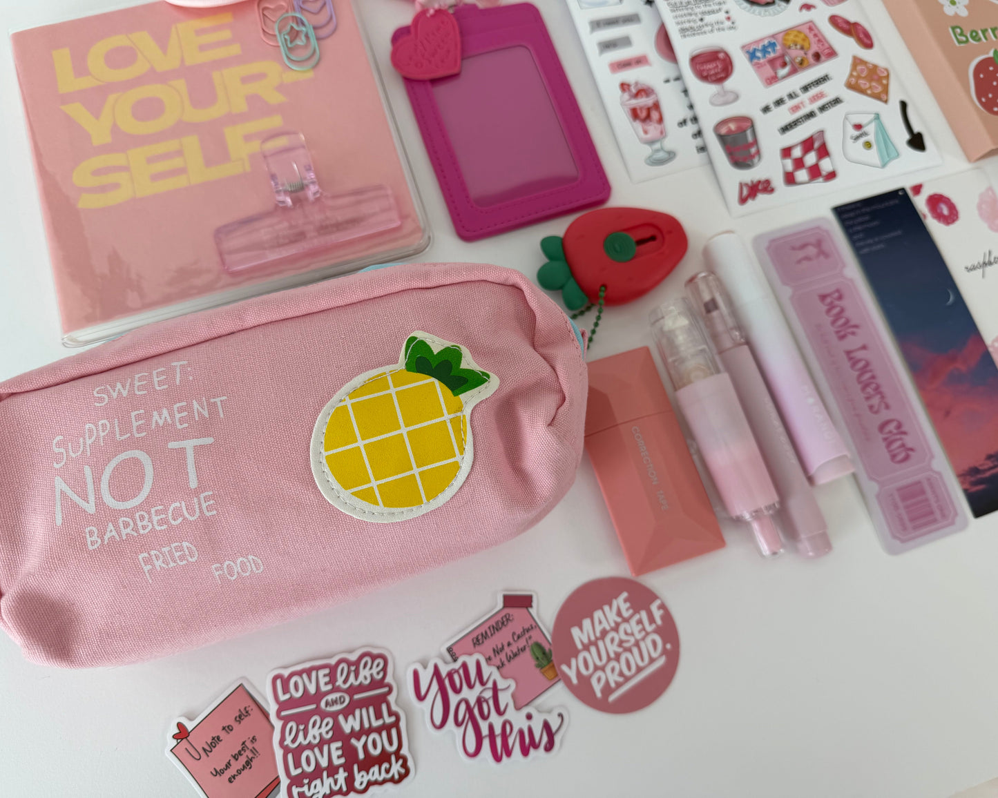 Aesthetic Stationery Box – Complete Desk Set (Notebook, Pouch & Accessories)