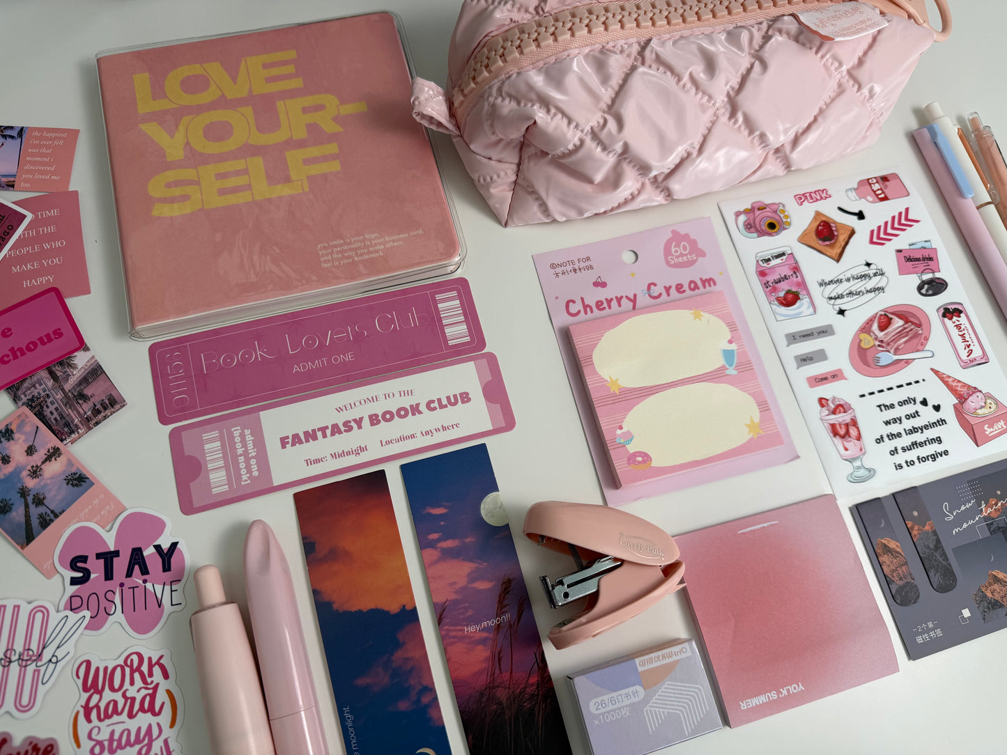 Pastel Stationery Box ☁️🩵